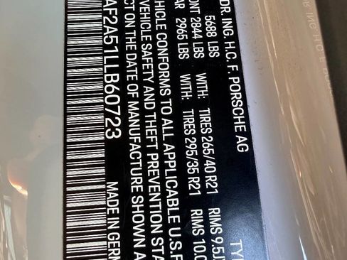 Used 2020 Porsche Macan Turbo image 46