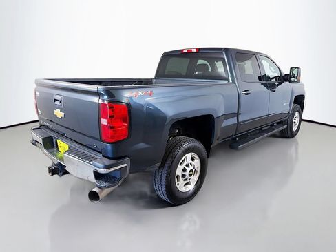 Used 2019 Chevrolet Silverado 2500 LT w/ LT Convenience Package AWD/4WD image 6