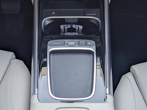 Certified 2025 Mercedes-Benz GLA 250 image 12