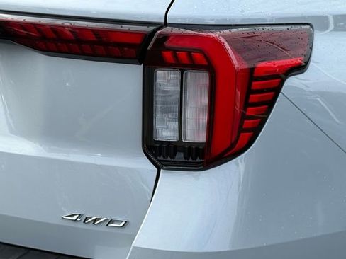 New 2026 Ford Explorer Active w/ Active Comfort Package image 7