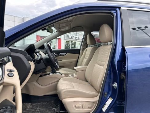 Used 2019 Nissan Rogue SV w/ Premium Package AWD/4WD image 10