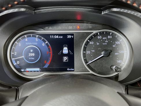 New 2025 Nissan Versa SR w/ Trunk Package image 16