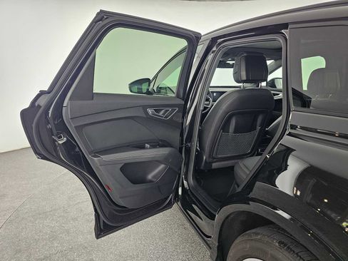 Used 2024 Audi Q4 e-tron Premium Plus w/ Premium Plus image 16