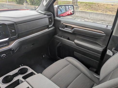 Used 2025 Chevrolet Silverado 1500 LT image 18