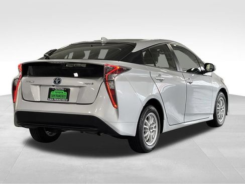 Certified 2016 Toyota Prius Four w/ Advanced Technology Package FWD image 5