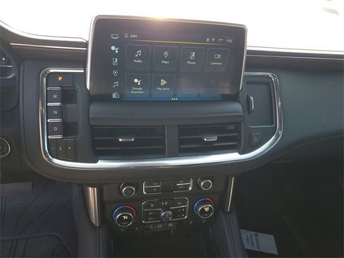 Used 2024 Chevrolet Suburban Z71 w/ Luxury Package image 15