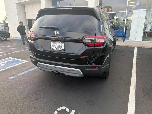 Certified 2025 Honda Pilot TrailSport image 24