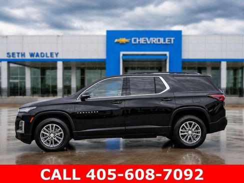 Used 2023 Chevrolet Traverse LT w/ Rear Camera Mirror Package AWD/4WD image 4