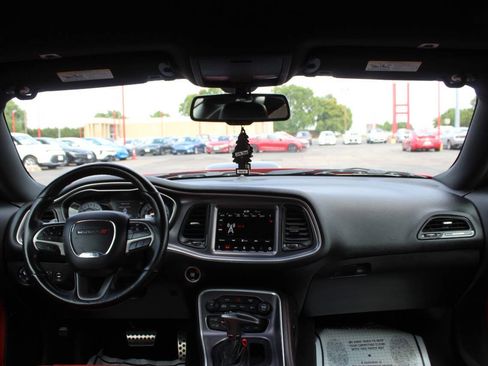 Used 2019 Dodge Challenger R/T Scat Pack w/ Shaker Package RWD image 15