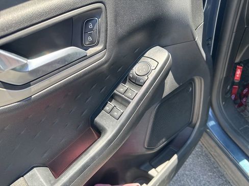 Used 2020 Ford Escape SE FWD image 11
