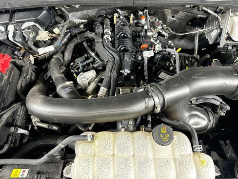 Used 2025 Ford Expedition Active AWD/4WD image 36