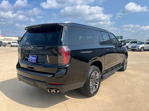 Certified 2025 Chevrolet Suburban Z71 AWD/4WD image 5