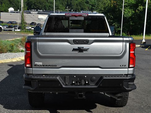 New 2026 Chevrolet Silverado 2500 LTZ w/ LTZ Plus Package AWD/4WD image 7