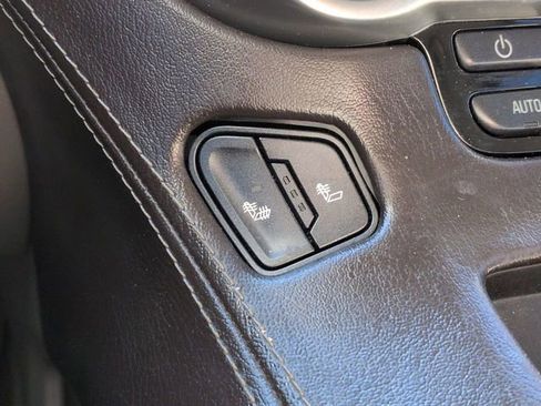 Used 2015 Chevrolet Suburban LT image 25