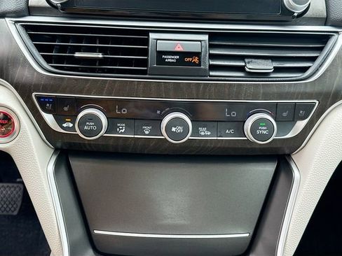 Used 2022 Honda Accord Touring image 34