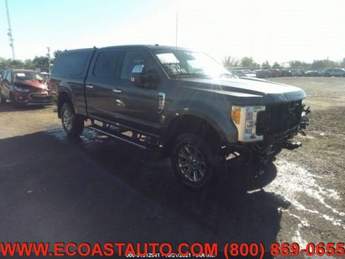 Used 2017 Ford F250 Lariat w/ Chrome Package image 1