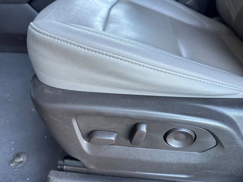 Used 2024 Chevrolet Suburban LT image 13