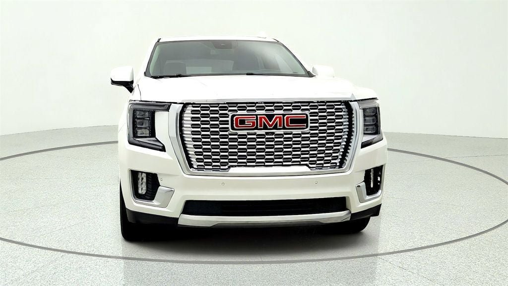Used 2023 GMC Yukon XL Denali AWD/4WD image 2