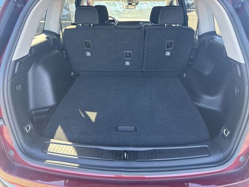 Used 2023 Jeep Grand Cherokee Laredo image 32