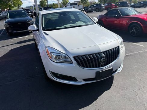 Used 2017 Buick Regal Premium w/ Driver Confidence Package #2 AWD/4WD image 1