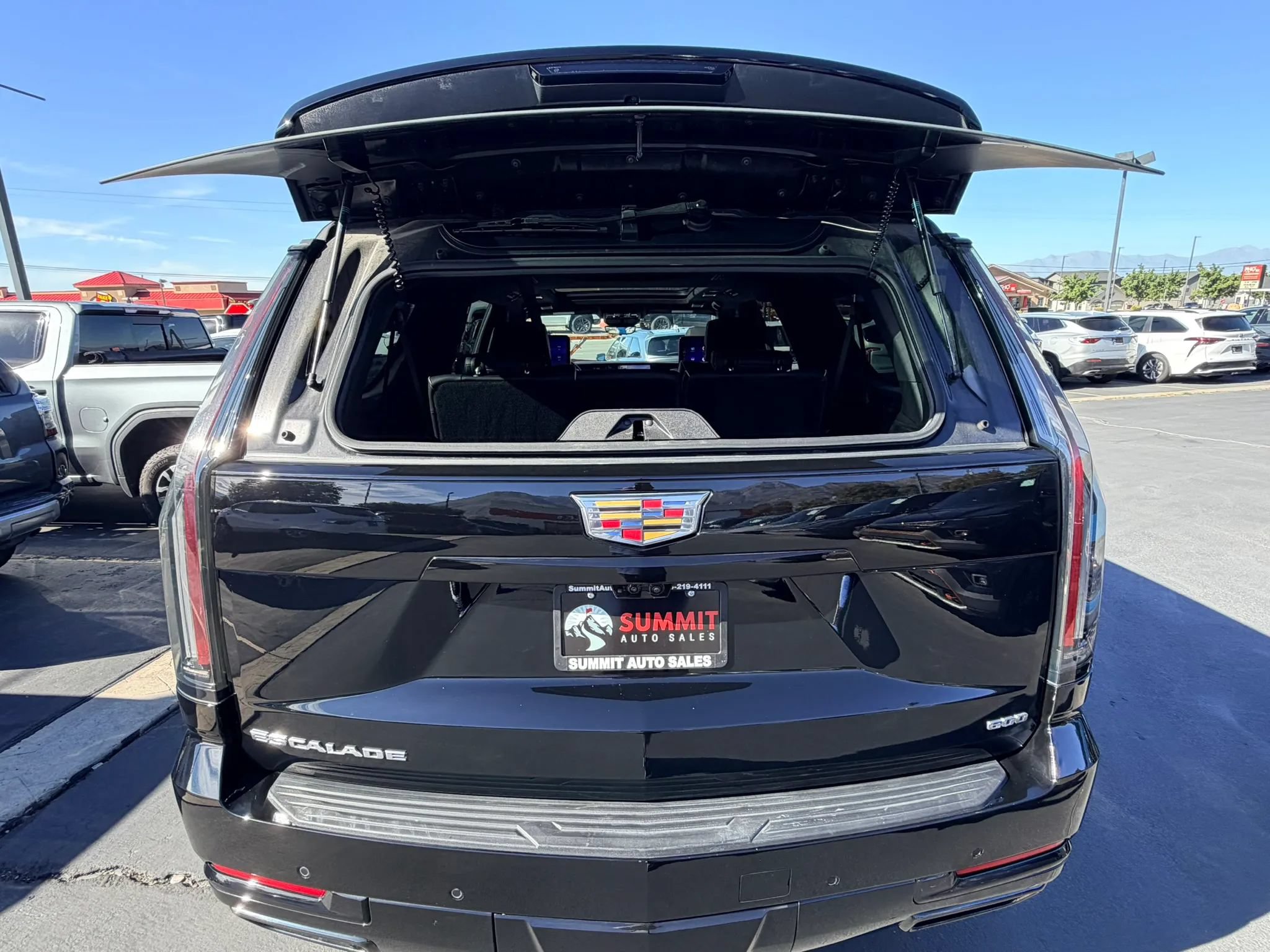 Used 2025 Cadillac Escalade ESV Sport Platinum AWD/4WD image 36