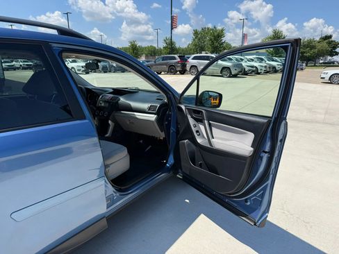 Used 2015 Subaru Forester 2.5i Premium w/ All-Weather Package AWD/4WD image 21