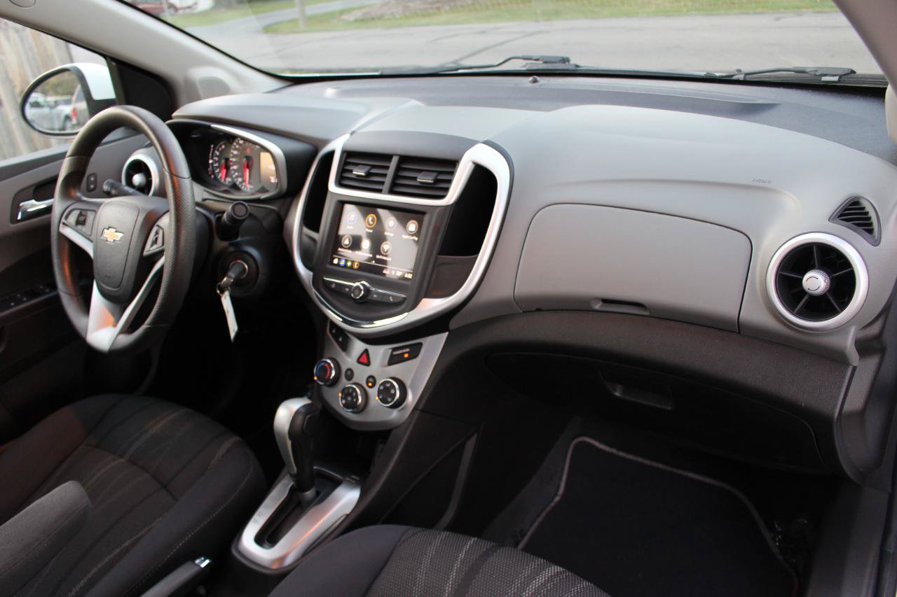 Used 2018 Chevrolet Sonic LT FWD image 38