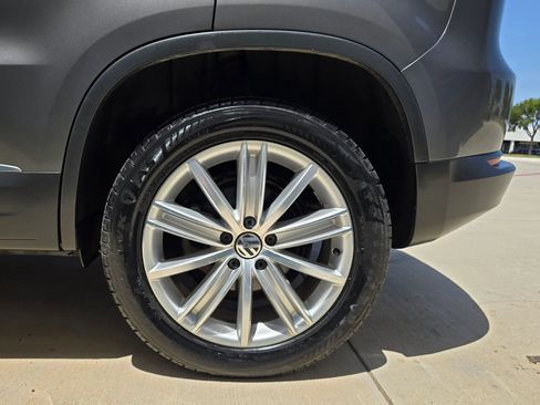 Used 2014 Volkswagen Tiguan SEL FWD image 51