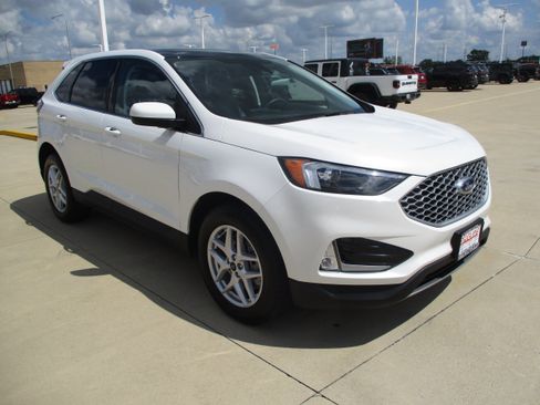 Used 2024 Ford Edge SEL w/ Convenience Package AWD/4WD image 9