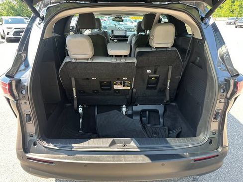 Used 2025 Toyota Sienna XLE w/ XLE Plus Package AWD/4WD image 13