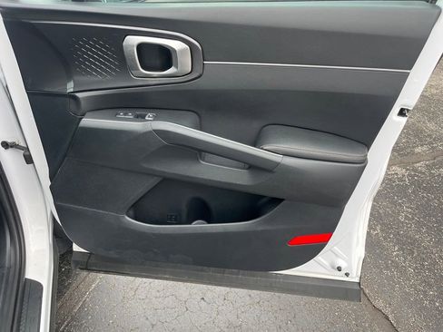 Used 2022 Kia Sorento S FWD image 34