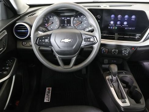 Used 2025 Chevrolet Trax LS FWD image 15