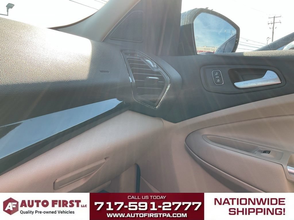 Used 2019 Ford Escape Titanium AWD/4WD image 25