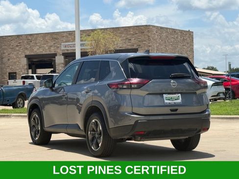 Used 2024 Nissan Rogue SV FWD image 3