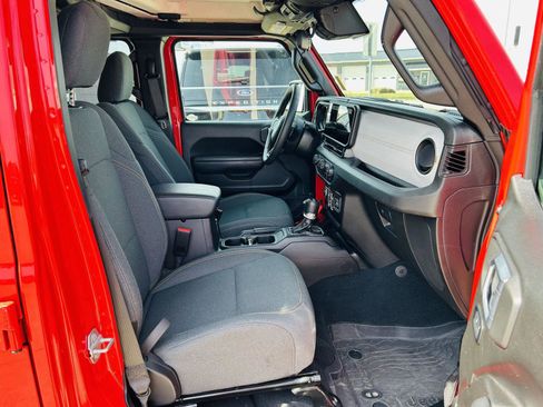 Used 2024 Jeep Wrangler Sport S image 29