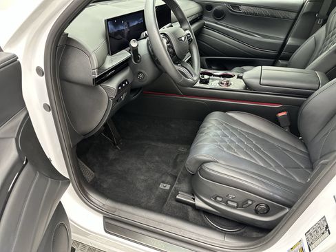 Certified 2026 Genesis GV80 3.5T Prestige AWD/4WD image 11