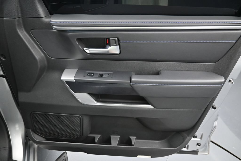 Used 2025 Toyota Tundra Platinum AWD/4WD image 38