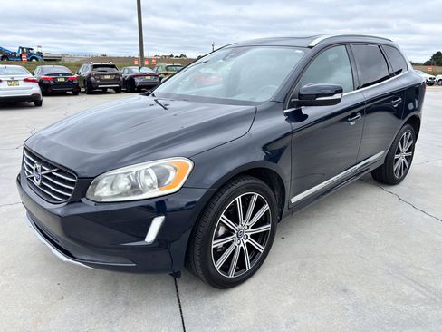 Used 2016 Volvo XC60 T5 Premier w/ Proximity Package image 8
