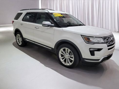 Used 2018 Ford Explorer Limited w/ Equipment Group 301A image 2