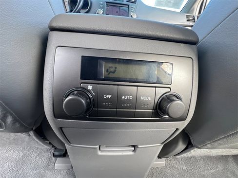 Used 2010 Toyota Highlander Limited image 35
