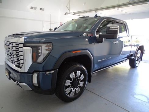 Certified 2024 GMC Sierra 2500 Denali w/ Technology Package AWD/4WD image 18