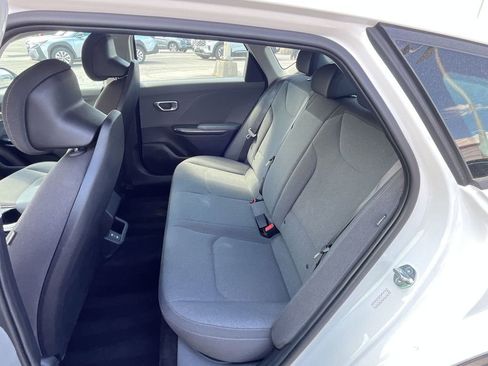 Used 2025 Kia K4 FWD image 28