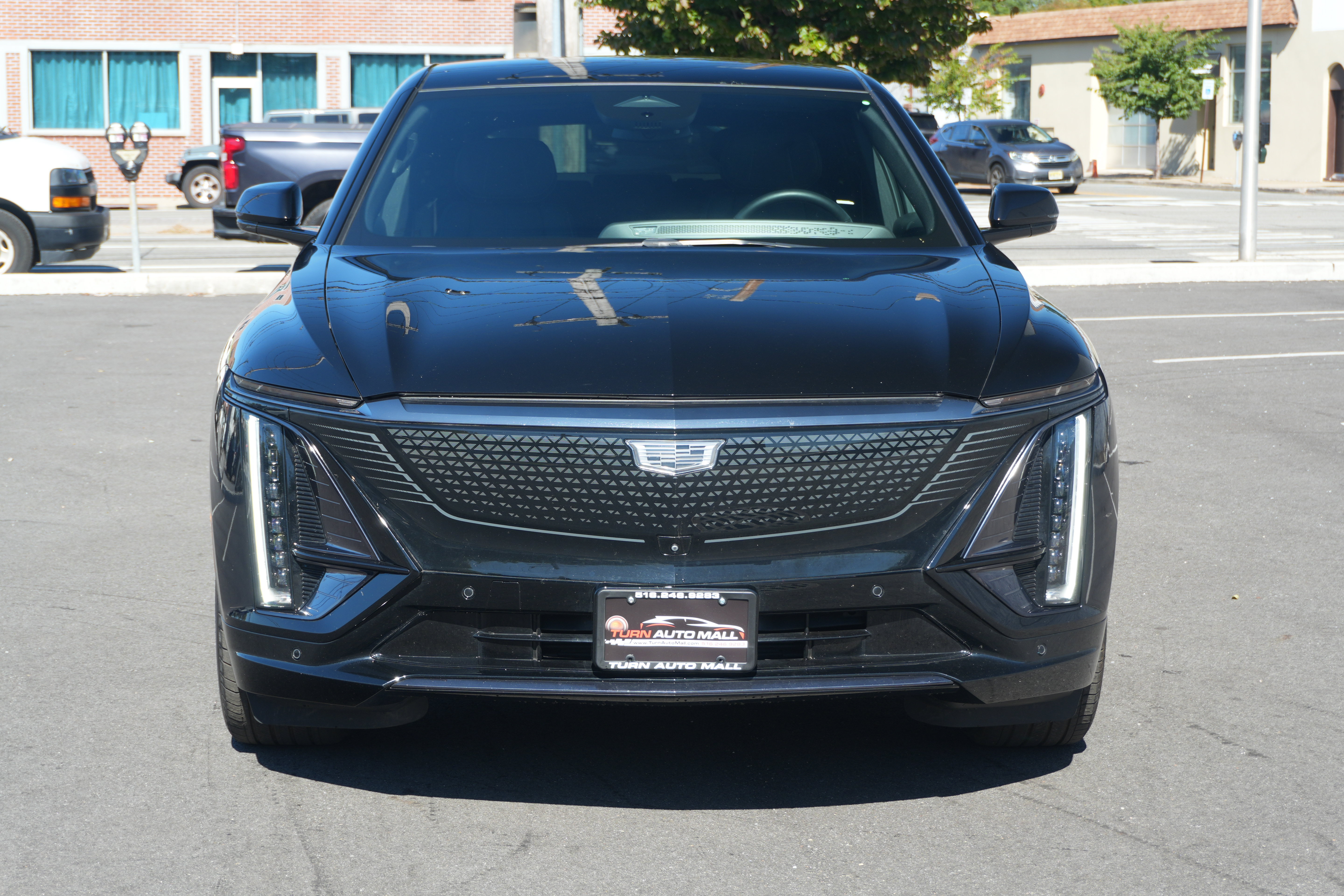 Used 2024 Cadillac Lyriq Sport AWD/4WD image 8