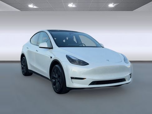 Used 2024 Tesla Model Y Long Range image 6