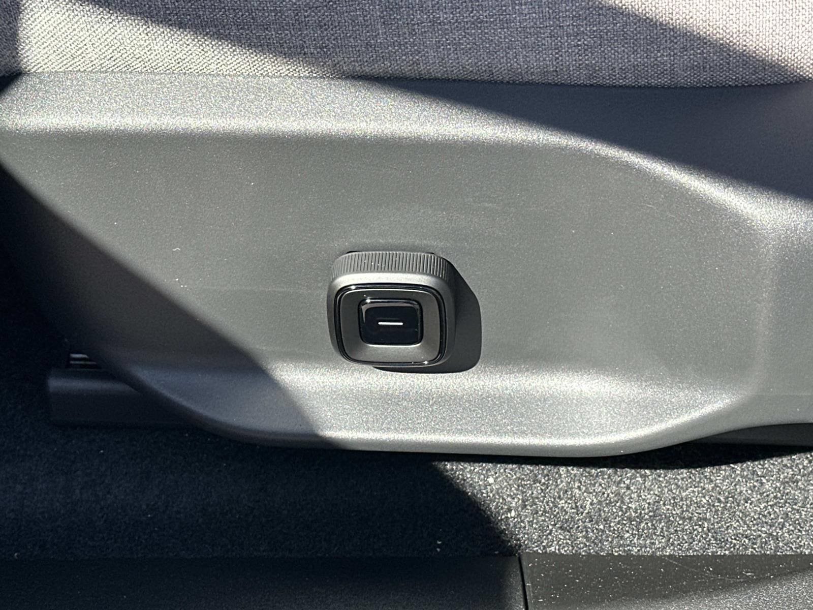 New 2026 Volvo EX30 Ultra AWD/4WD image 14