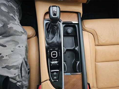 Used 2017 Volvo XC90 T6 Inscription w/ Luxury Package image 15