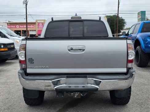 Used 2014 Toyota Tacoma PreRunner w/ SR5 Package RWD image 4