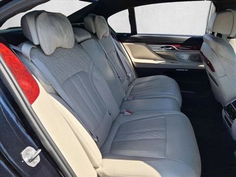 Used 2017 BMW ALPINA B7 xDrive AWD/4WD image 20