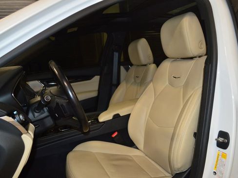 Used 2021 Cadillac CT5 Premium Luxury RWD image 5