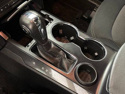 Used 2019 Ford Explorer XLT FWD image 31